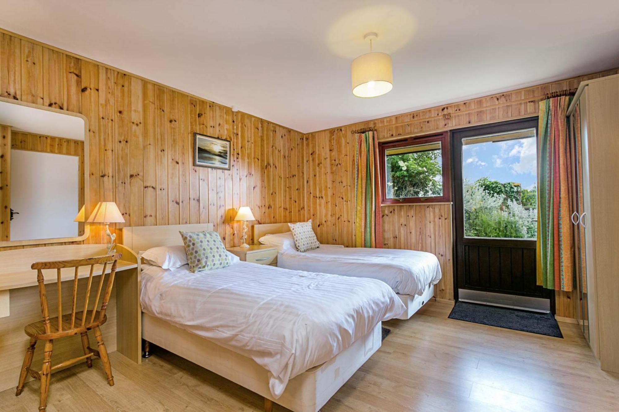 Laburnum Lodge Sleeps 6 Wheelchair Access Майнхед Экстерьер фото
