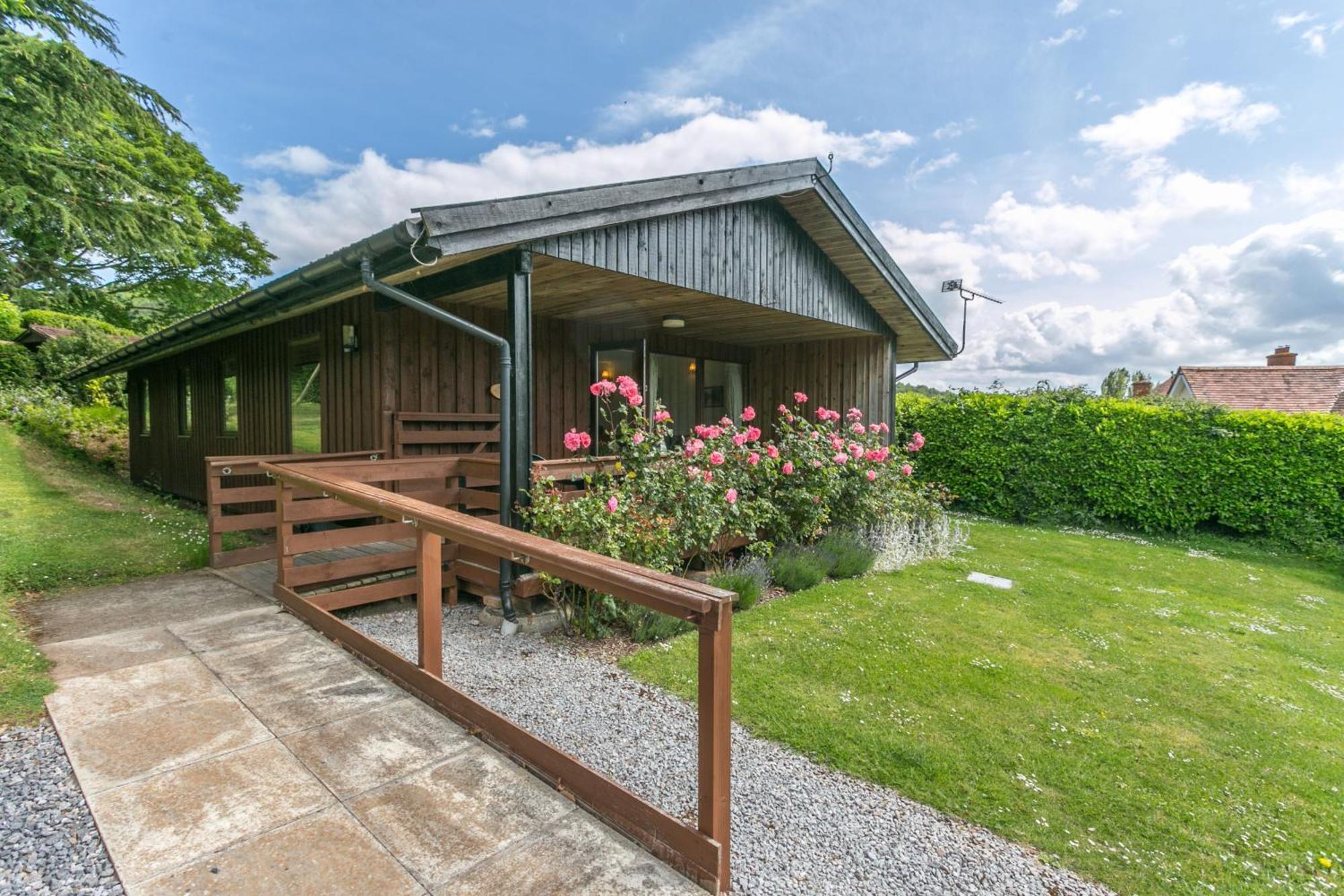 Laburnum Lodge Sleeps 6 Wheelchair Access Майнхед Экстерьер фото